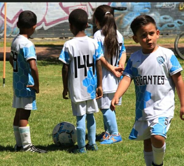 GIGANTES - Image 9