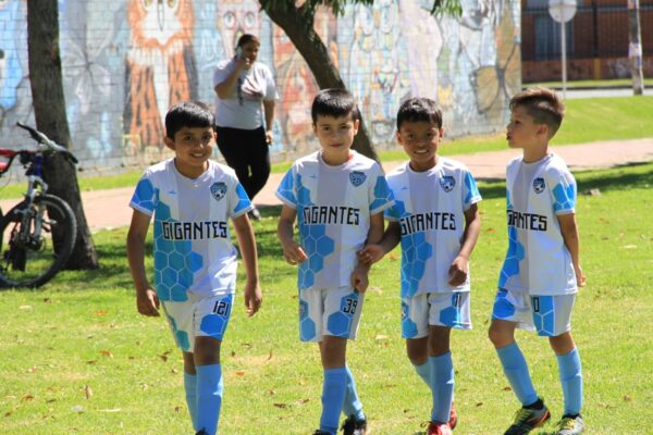 GIGANTES - Image 3
